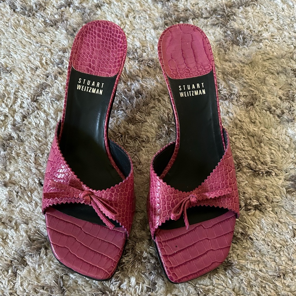 Stuart Weitzman Pink Croc-Embossed Mules - Picture 2 of 8